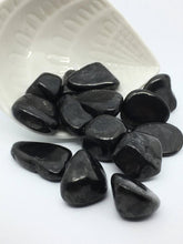 Load image into Gallery viewer, Shungite 3 Crystals Gemstone Healing 3 Tumbled Stones
